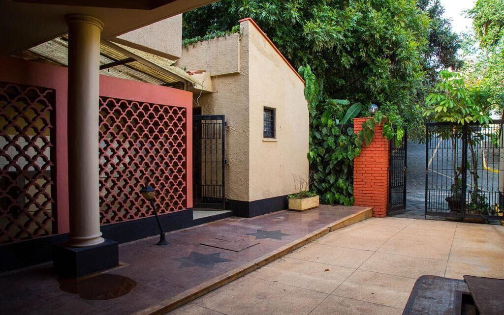 5-Bed Townhouse with DSQ in Private 11-Home Estate - Lavington