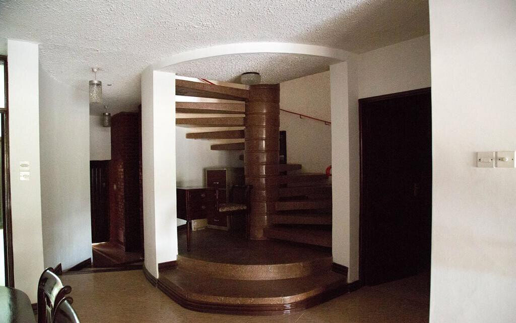 5-Bed Townhouse with DSQ in Private 11-Home Estate - Lavington