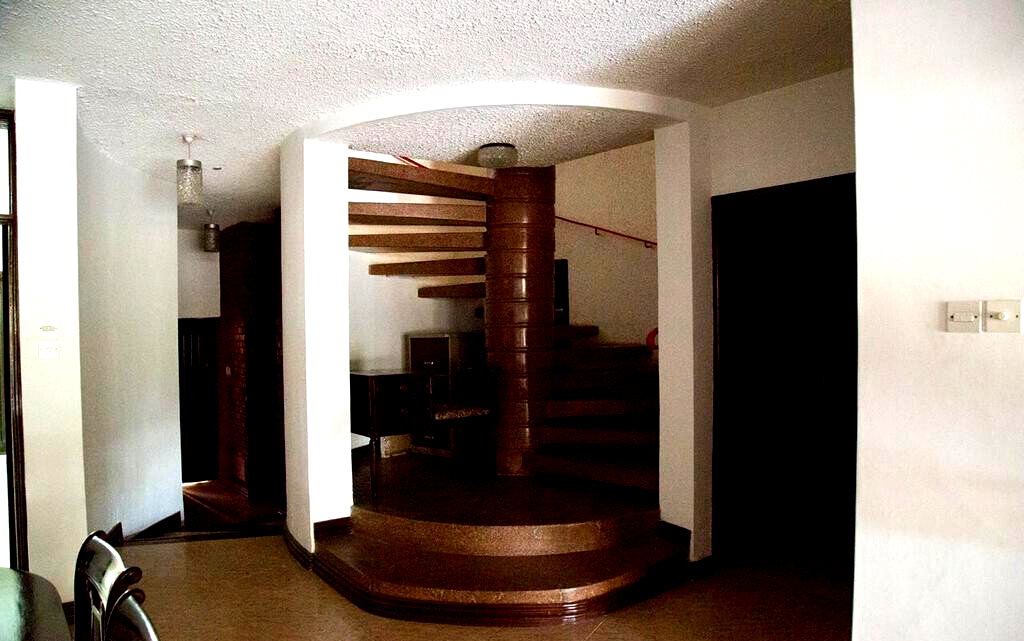 5-Bed Townhouse with DSQ in Private 11-Home Estate - Lavington