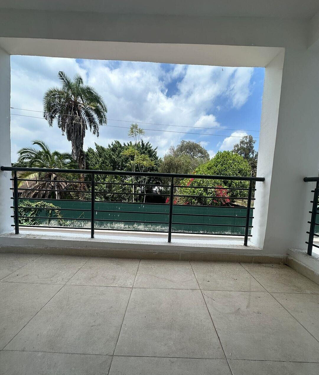 Gated 5-Villa Estate with Smart Locks & Solar - Lavington