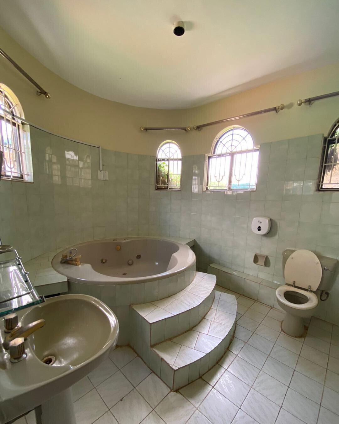 5-Ensuite Townhouse with Pool & Borehole - Springvalley, Westlands