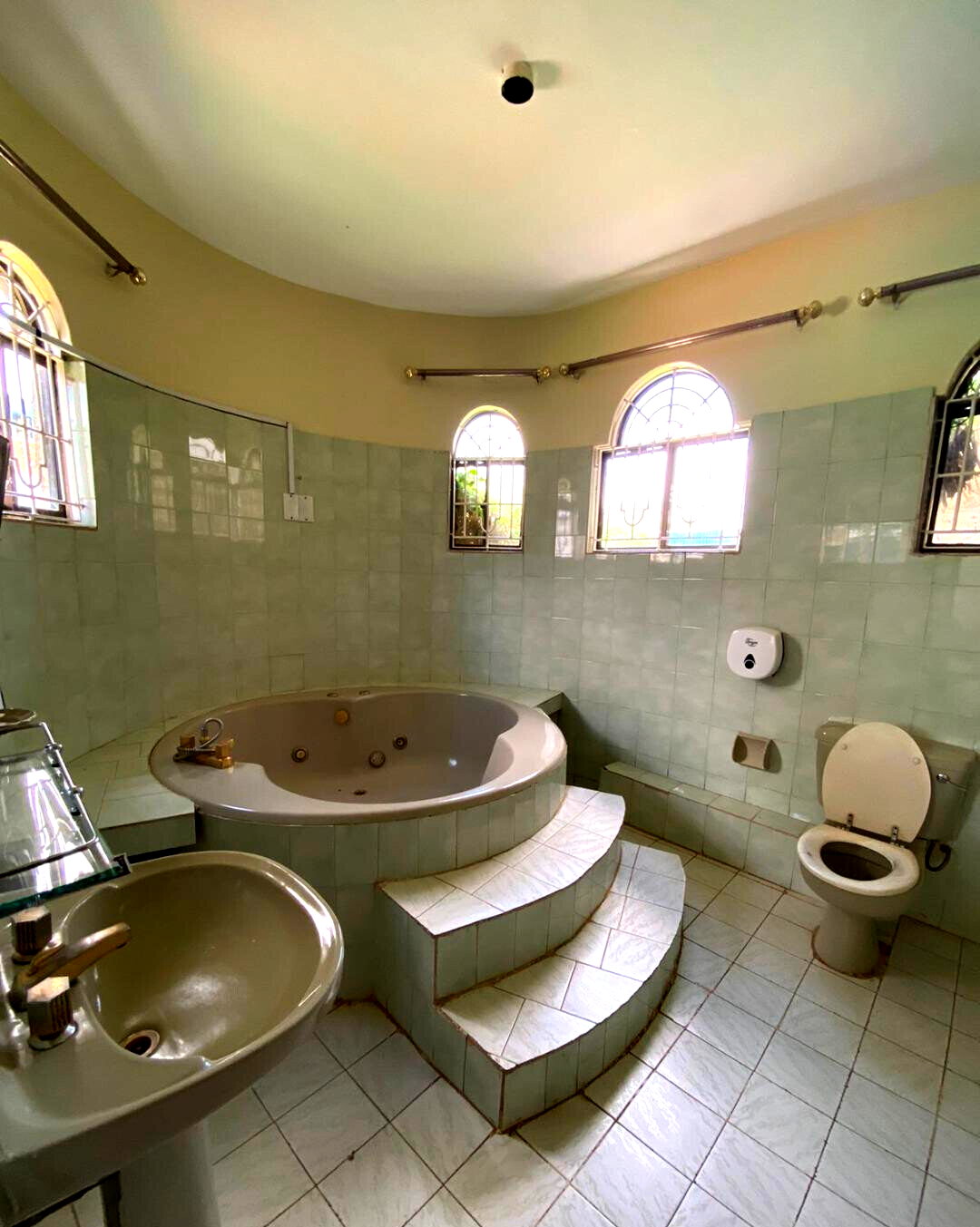 5-Ensuite Townhouse with Pool & Borehole - Springvalley, Westlands