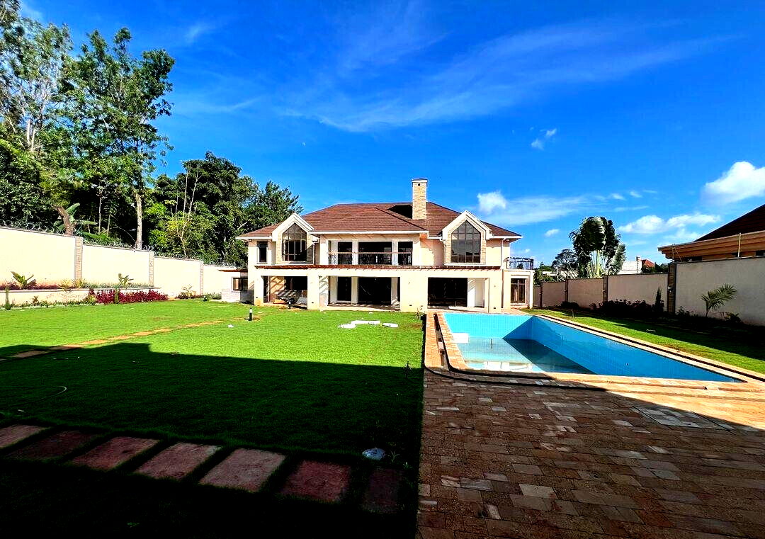5BR All-Ensuite Townhouse on Half Acre with Generator - Runda
