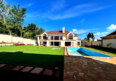 5BR All-Ensuite Townhouse on Half Acre with Generator - Runda