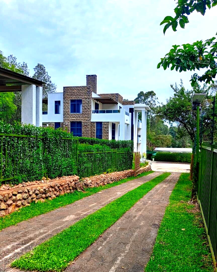 Half Acre 6BR Ambassadorial Home