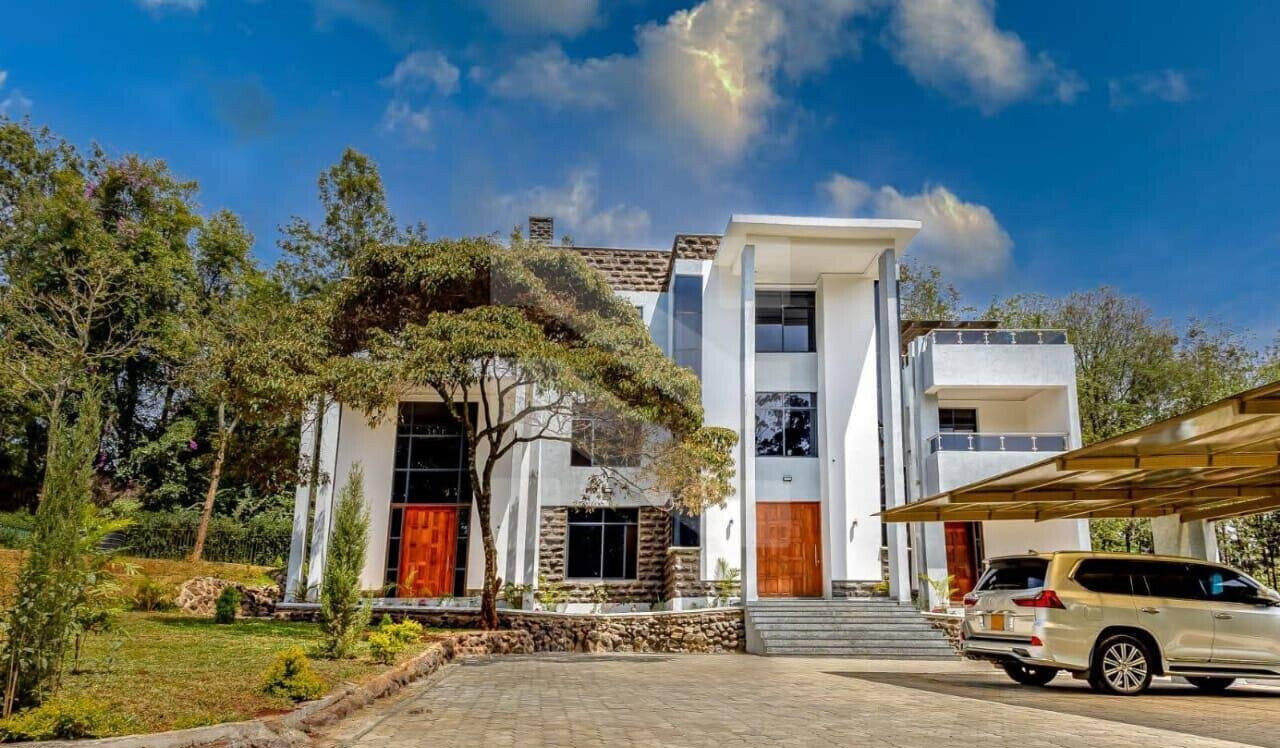 Half Acre 6BR Ambassadorial Home