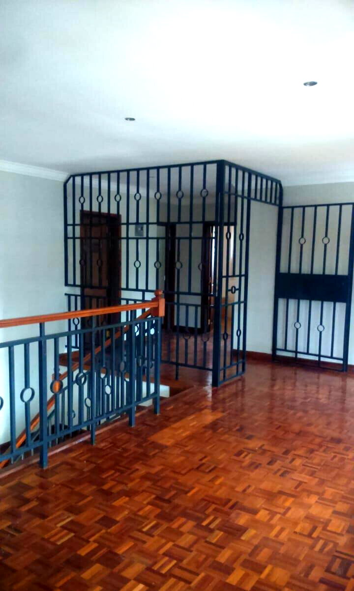 Half-Acre 4BR Townhouse with Private Garden - Runda Mumwe