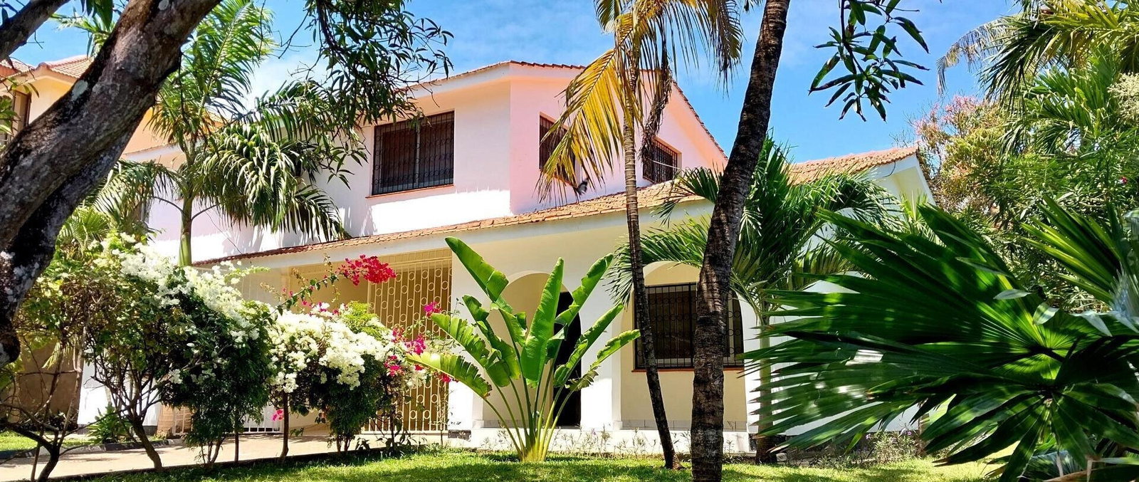 4BR Townhouse with 5 Bathrooms in Gated Nyali Estate - Mombasa