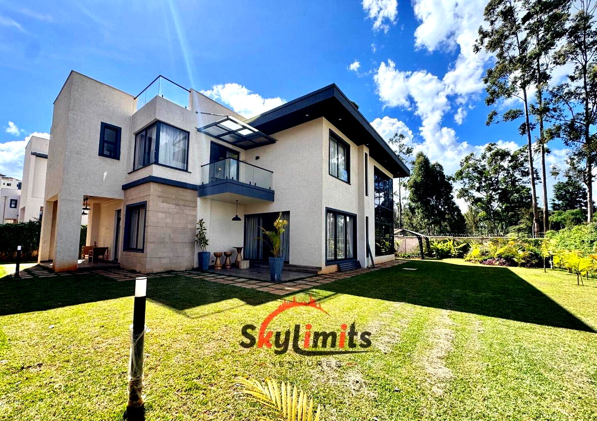 Luxury 4BR Villa with Garden