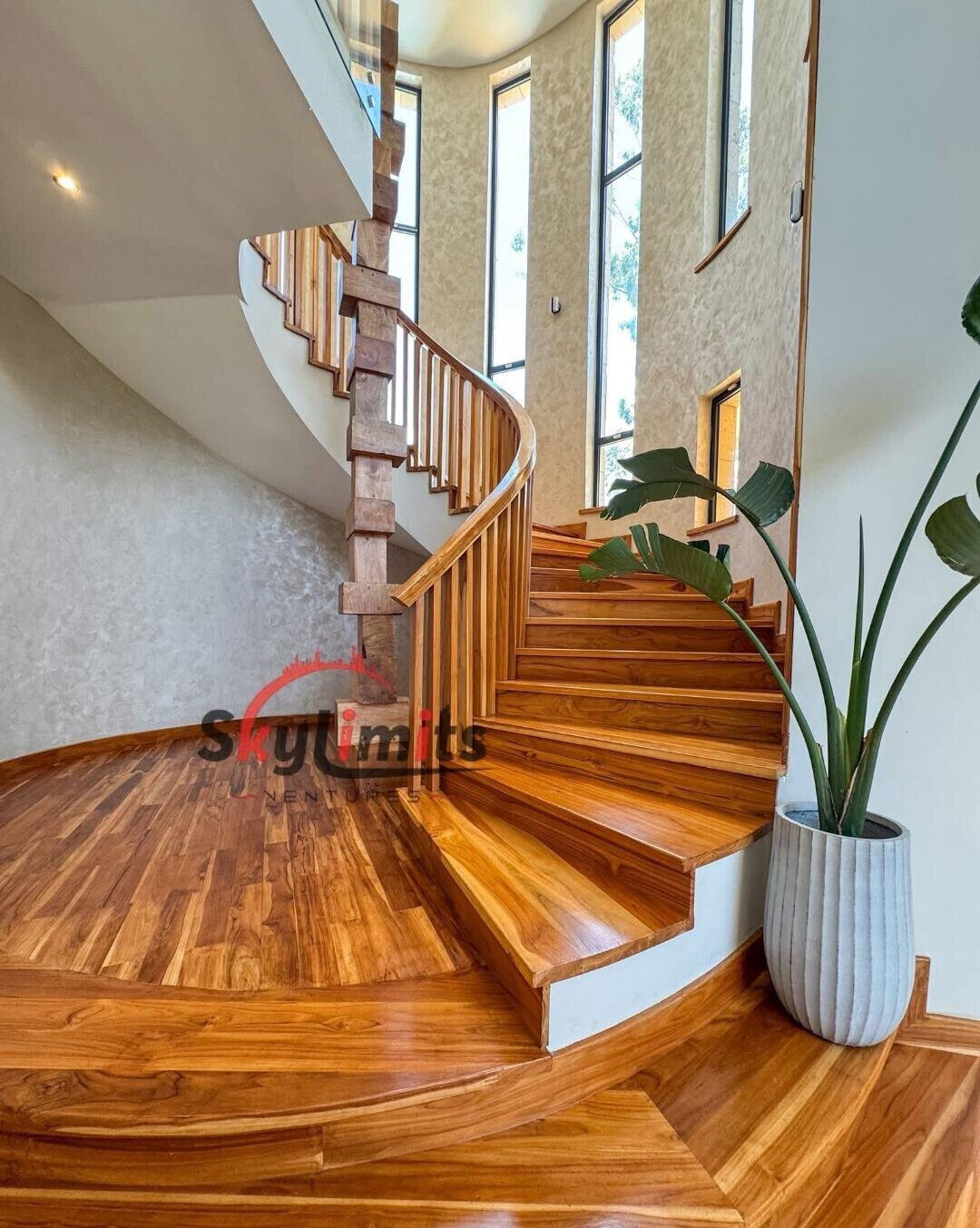 Luxury 4BR Villa with Garden