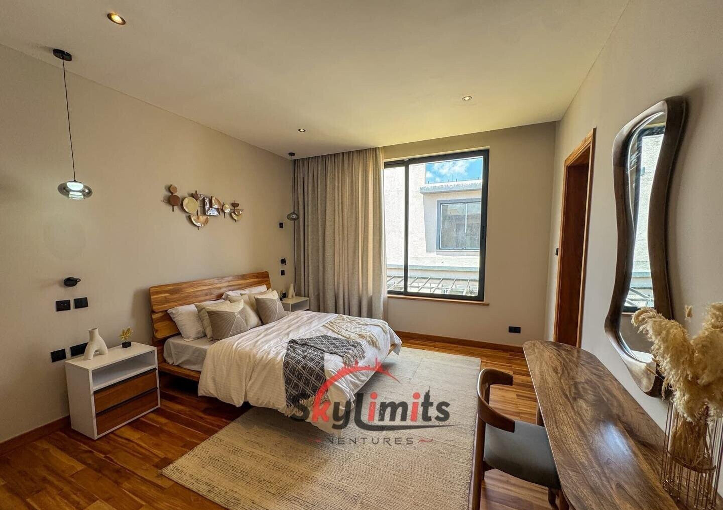 Luxury 4BR Villa with Garden