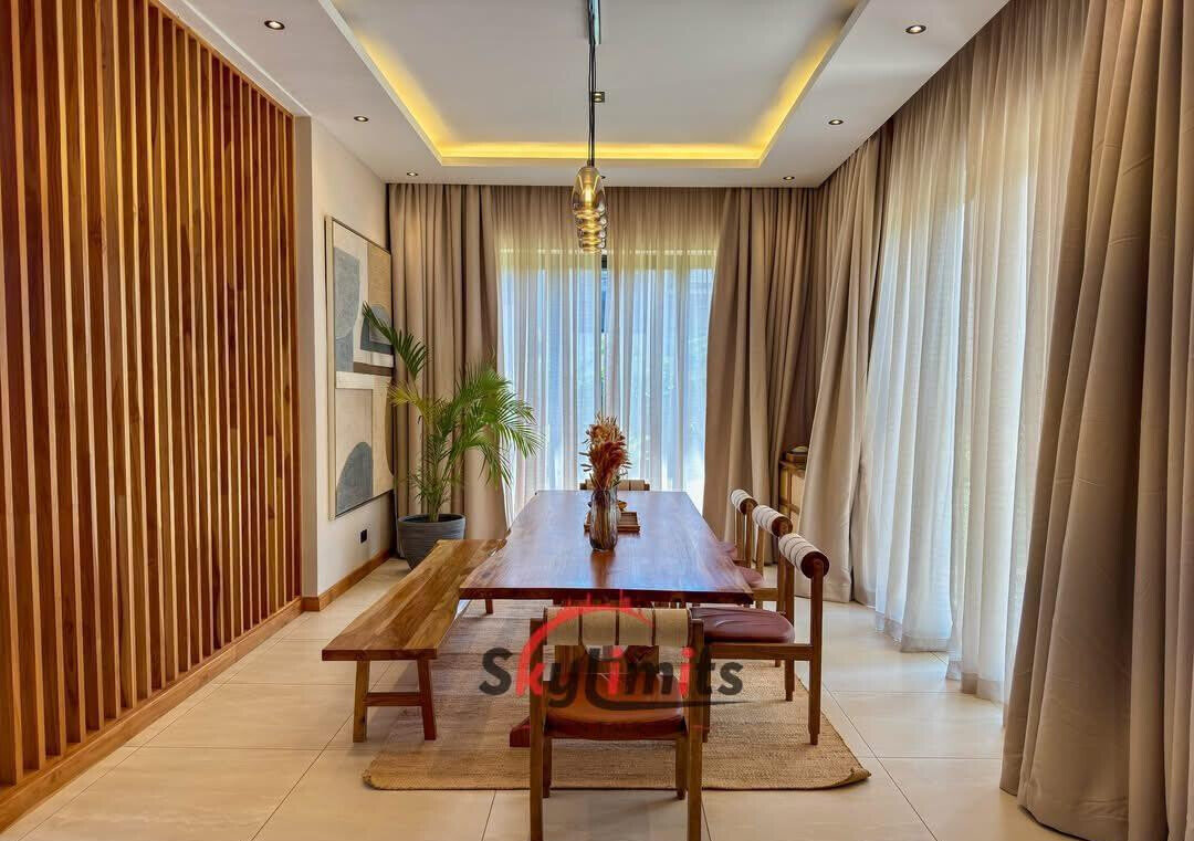 Luxury 4BR Villa with Garden