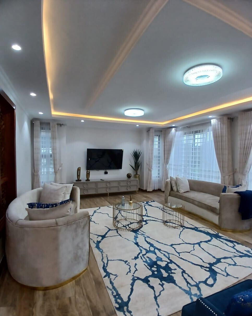 Quarter-Acre 4BR All-Ensuite Townhouse with Private Garden - Runda