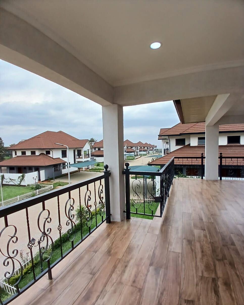 Quarter-Acre 4BR All-Ensuite Townhouse with Private Garden - Runda