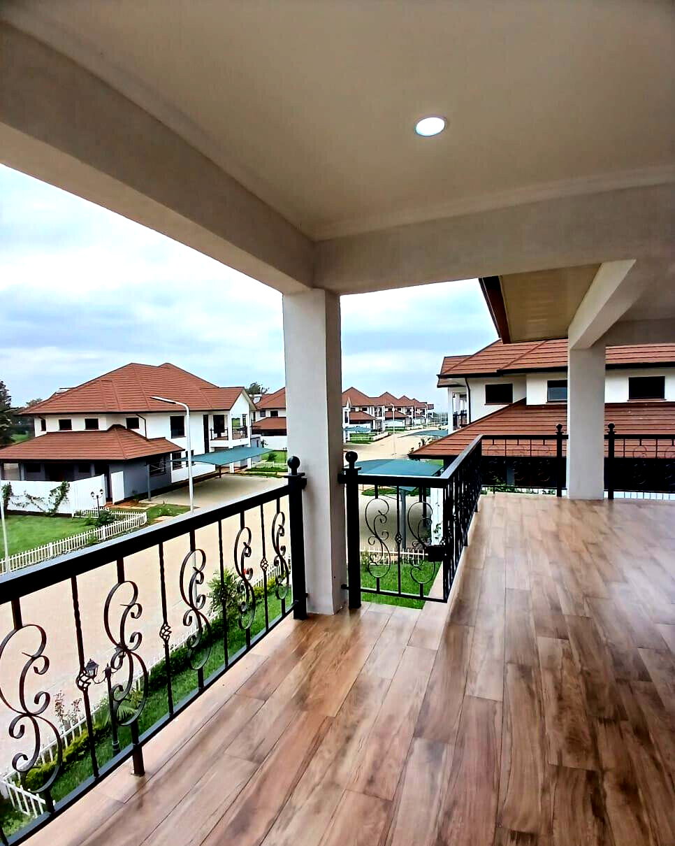 Quarter-Acre 4BR All-Ensuite Townhouse with Private Garden - Runda