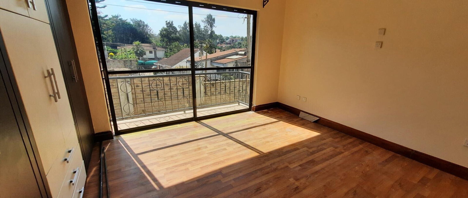 5-Ensuite Townhouse with Backup Systems & Borehole - Westlands