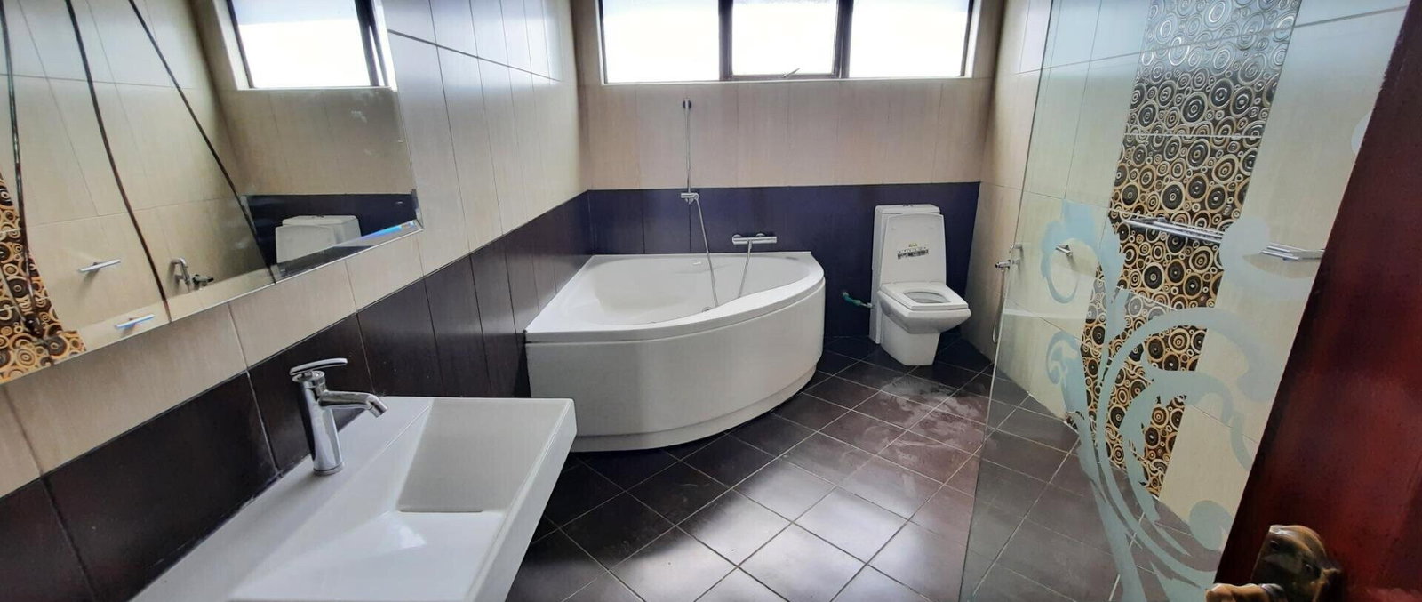 5-Ensuite Townhouse with Backup Systems & Borehole - Westlands