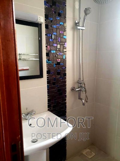 5bdrm Townhouse / Terrace in Lavingtongreen for rent - Image 4