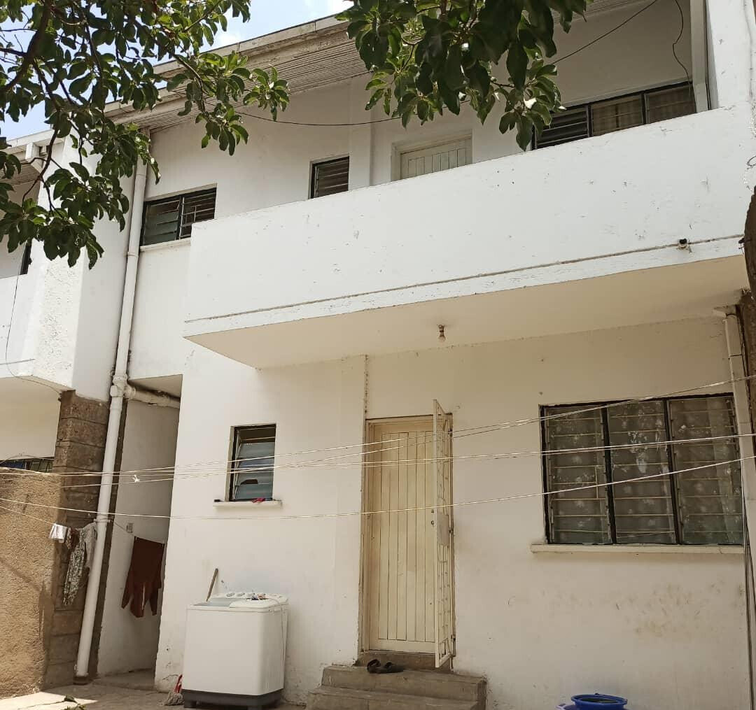 3BR Maisonette with Guest Wing & Wooden Floors - South B