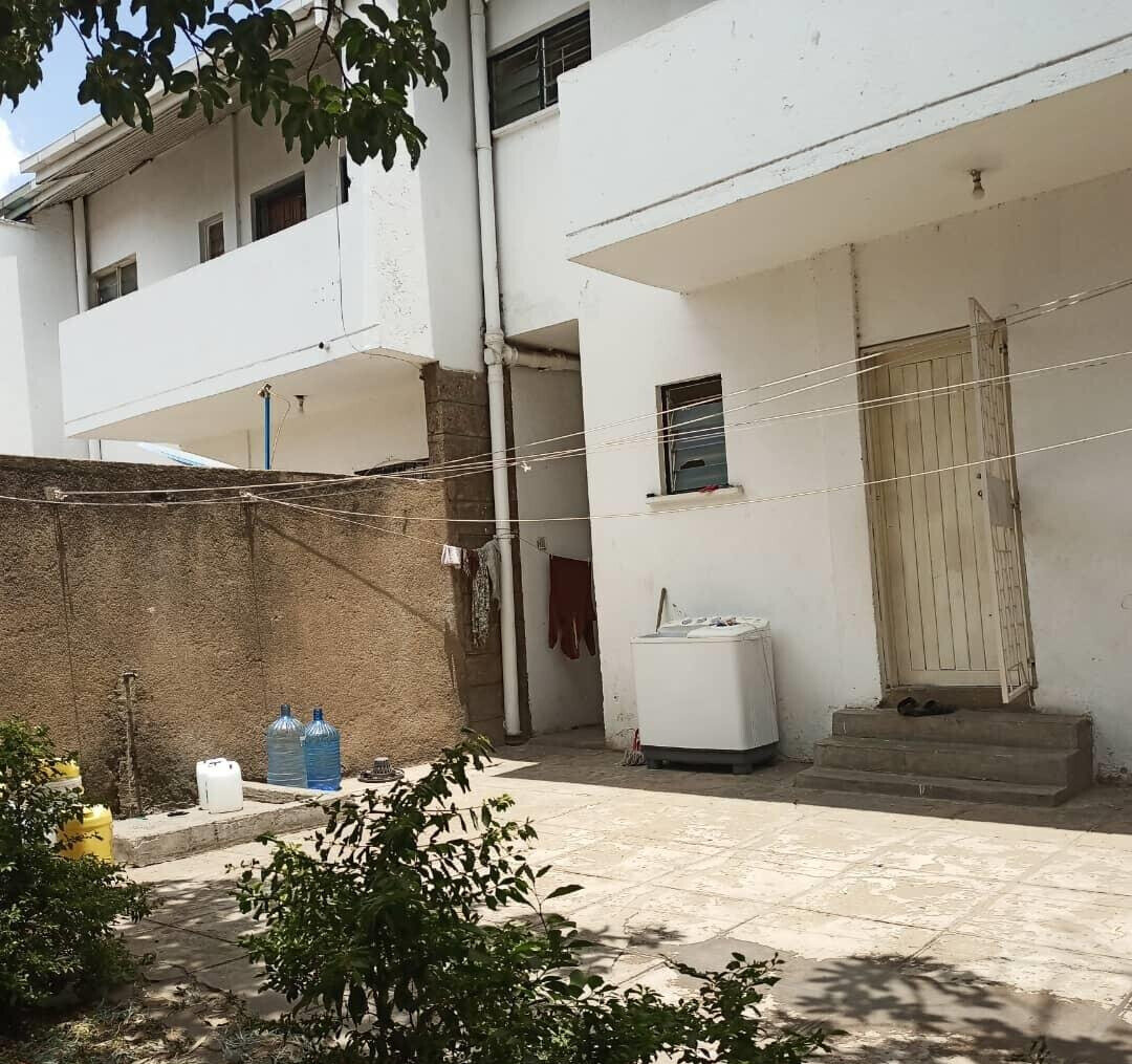 3BR Maisonette with Guest Wing & Wooden Floors - South B