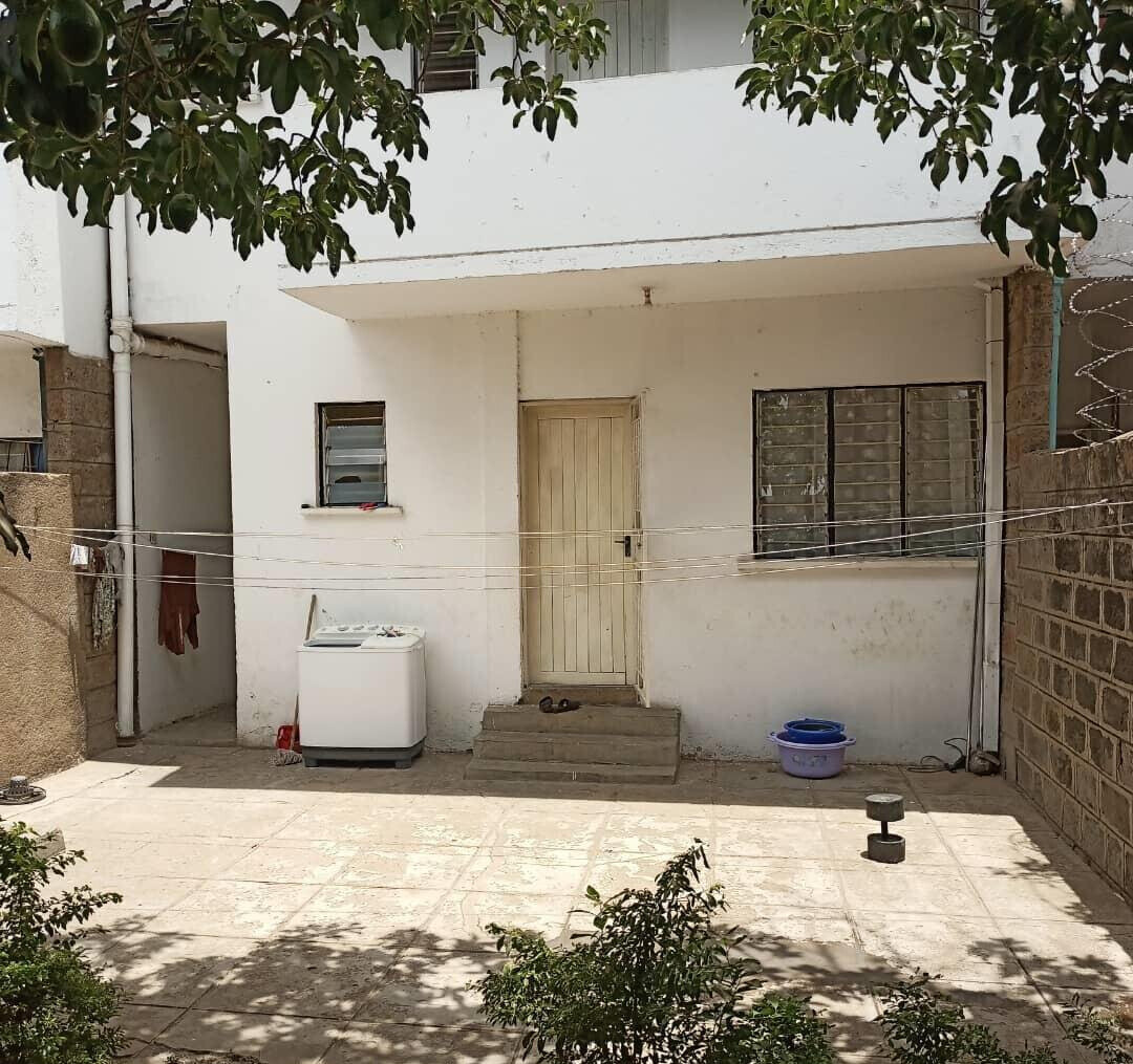 3BR Maisonette with Guest Wing & Wooden Floors - South B