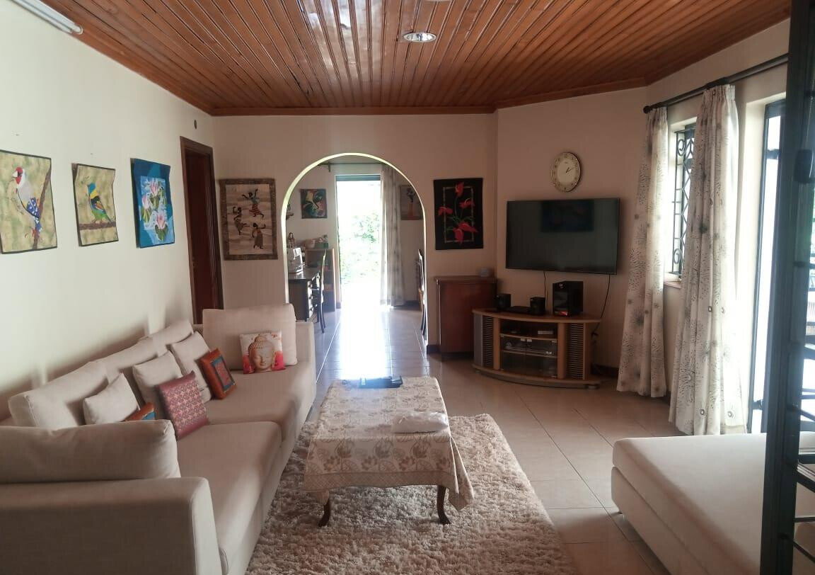 4-Ensuite Townhouse with Pool & Servant Quarter - Spring Valley