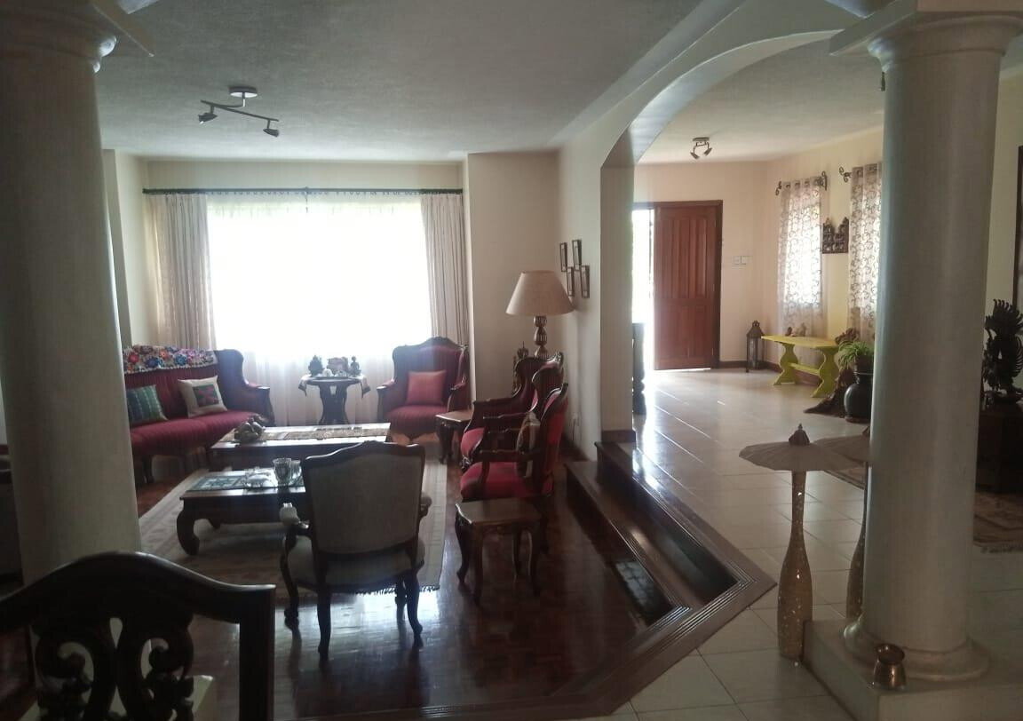 4-Ensuite Townhouse with Pool & Servant Quarter - Spring Valley