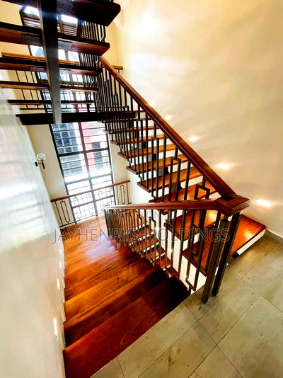 4bdrm Maisonette in Membley Estate for sale - Image 11