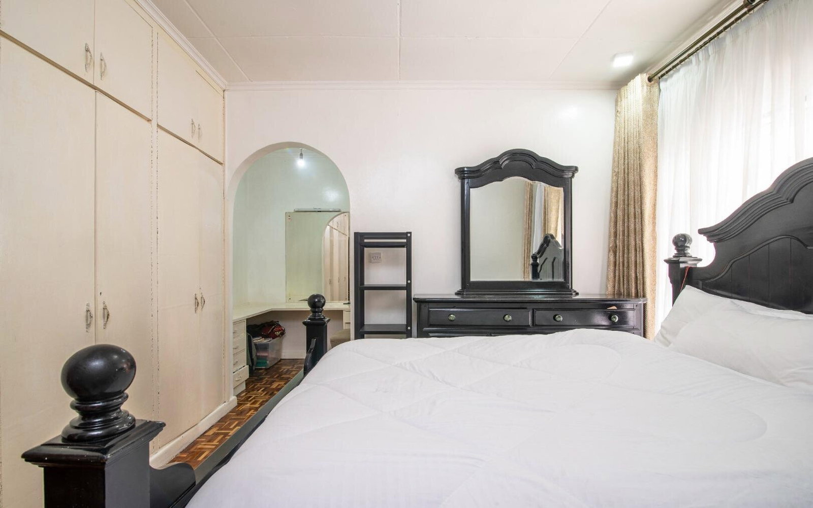 4 En-Suite Bedrooms with Private Backyard - Kilimani