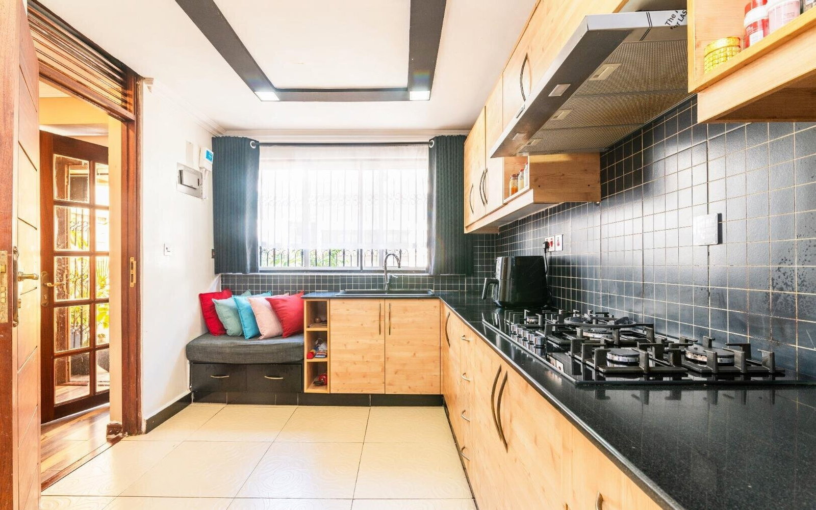 4 En-Suite Bedrooms with Private Backyard - Kilimani