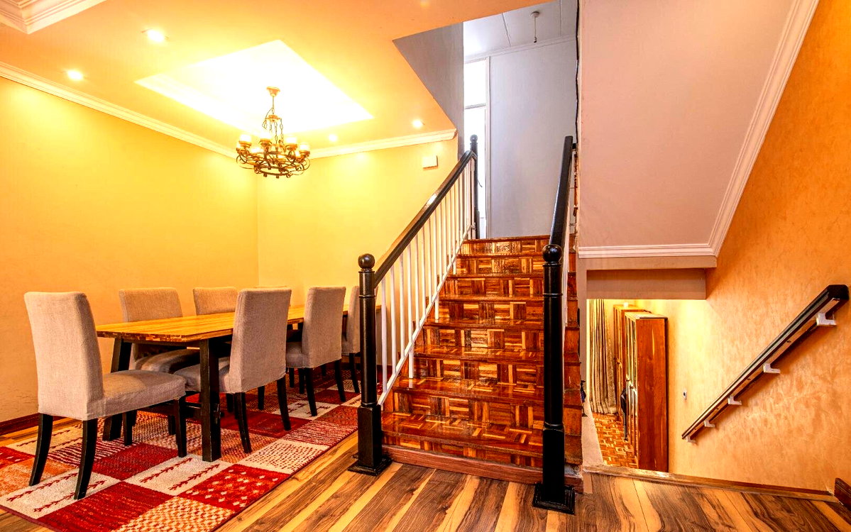 4 En-Suite Bedrooms with Private Backyard - Kilimani