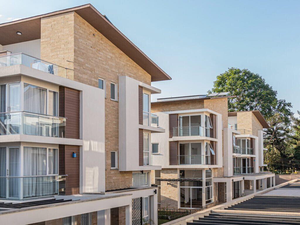 4BR All-Ensuite Townhouse with Pool & DSQ - Lavington