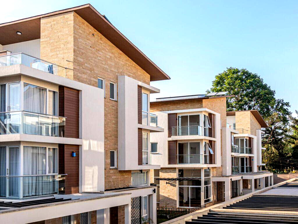 4BR All-Ensuite Townhouse with Pool & DSQ - Lavington