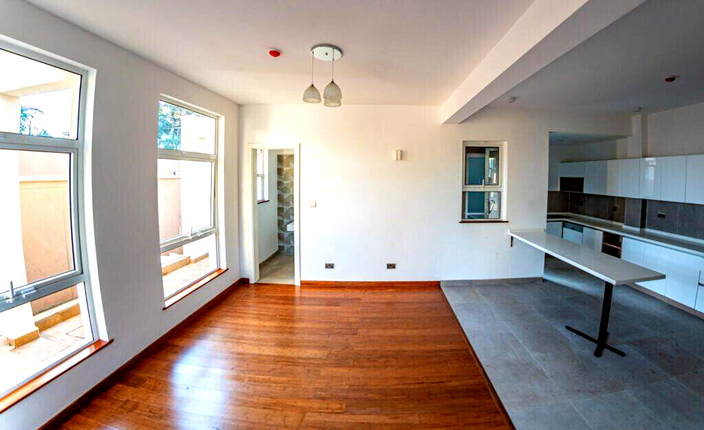 4BR All-Ensuite Townhouse with Pool & DSQ - Lavington