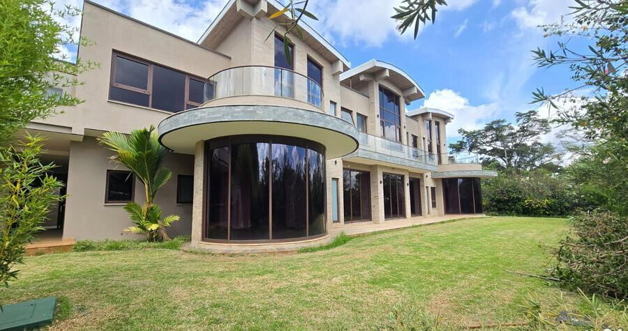 5BR Villa with Jacuzzi & Private Gym - Lower Kabete