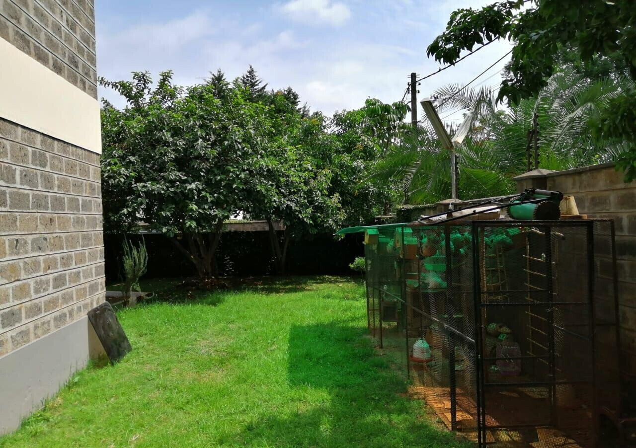 Corner Townhouse with Private Garden & DSQ - Lavington Mall
