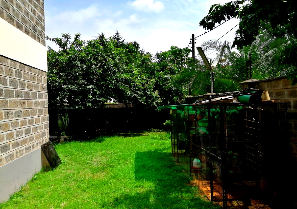 Corner Townhouse with Private Garden & DSQ - Lavington Mall