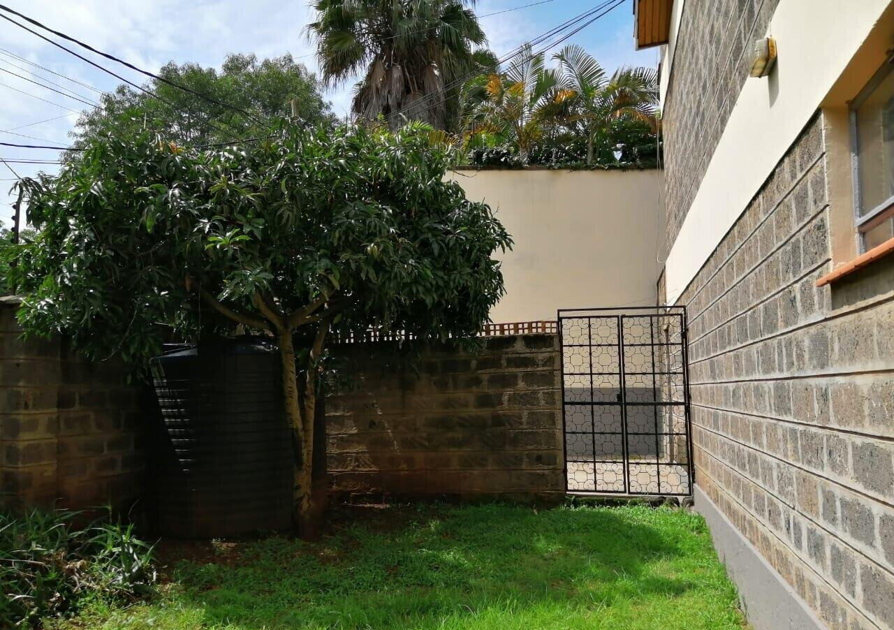 Corner Townhouse with Private Garden & DSQ - Lavington Mall