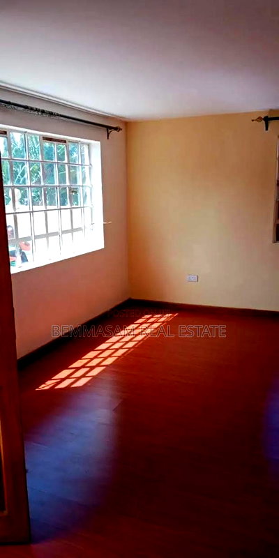 4bdrm Townhouse/Terrace in Muchatha for sale - Image 6