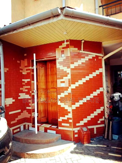 4bdrm Townhouse/Terrace in Muchatha for sale - Image 9