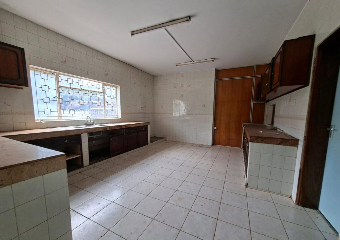 Half-Acre Diplomatic Zone Office with 8 Rooms - Gigiri