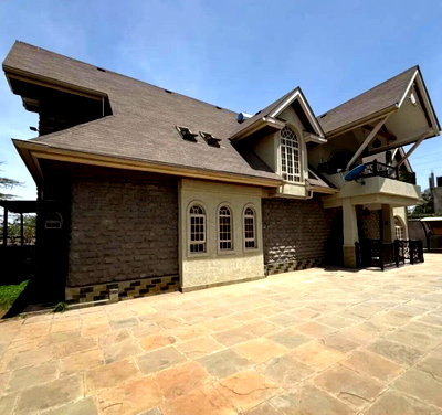 0.57 Acre Townhouse with Garden