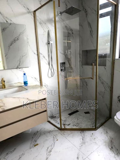 5bdrm Villa in Lavington for sale - Image 8