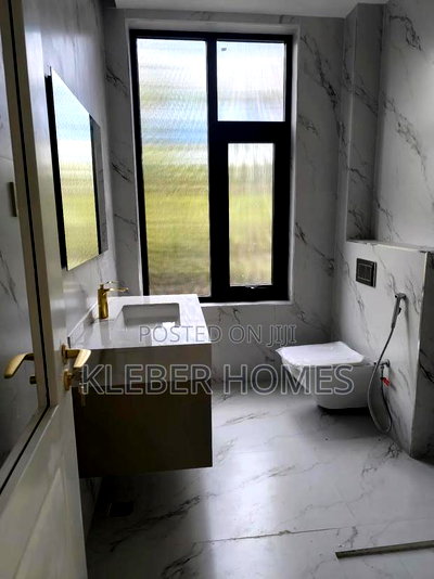 5bdrm Villa in Lavington for sale - Image 6