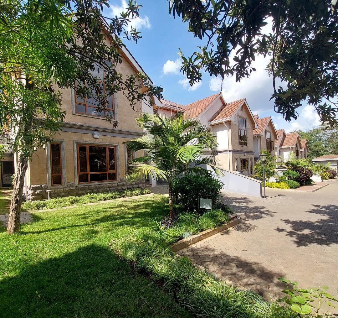 5-Ensuite Townhouse with Attic & Mahogany Floors - Lavington