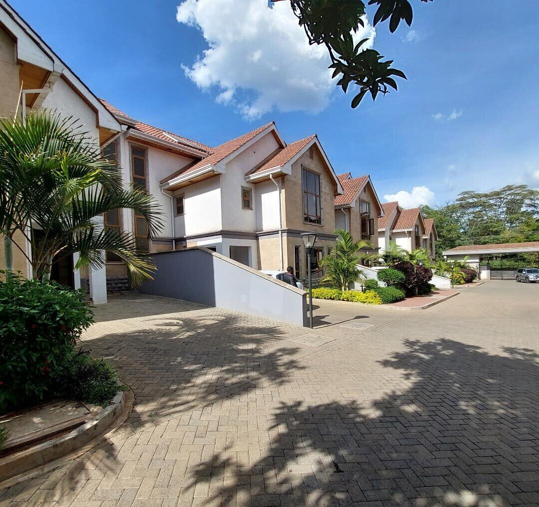 5-Ensuite Townhouse with Attic & Mahogany Floors - Lavington