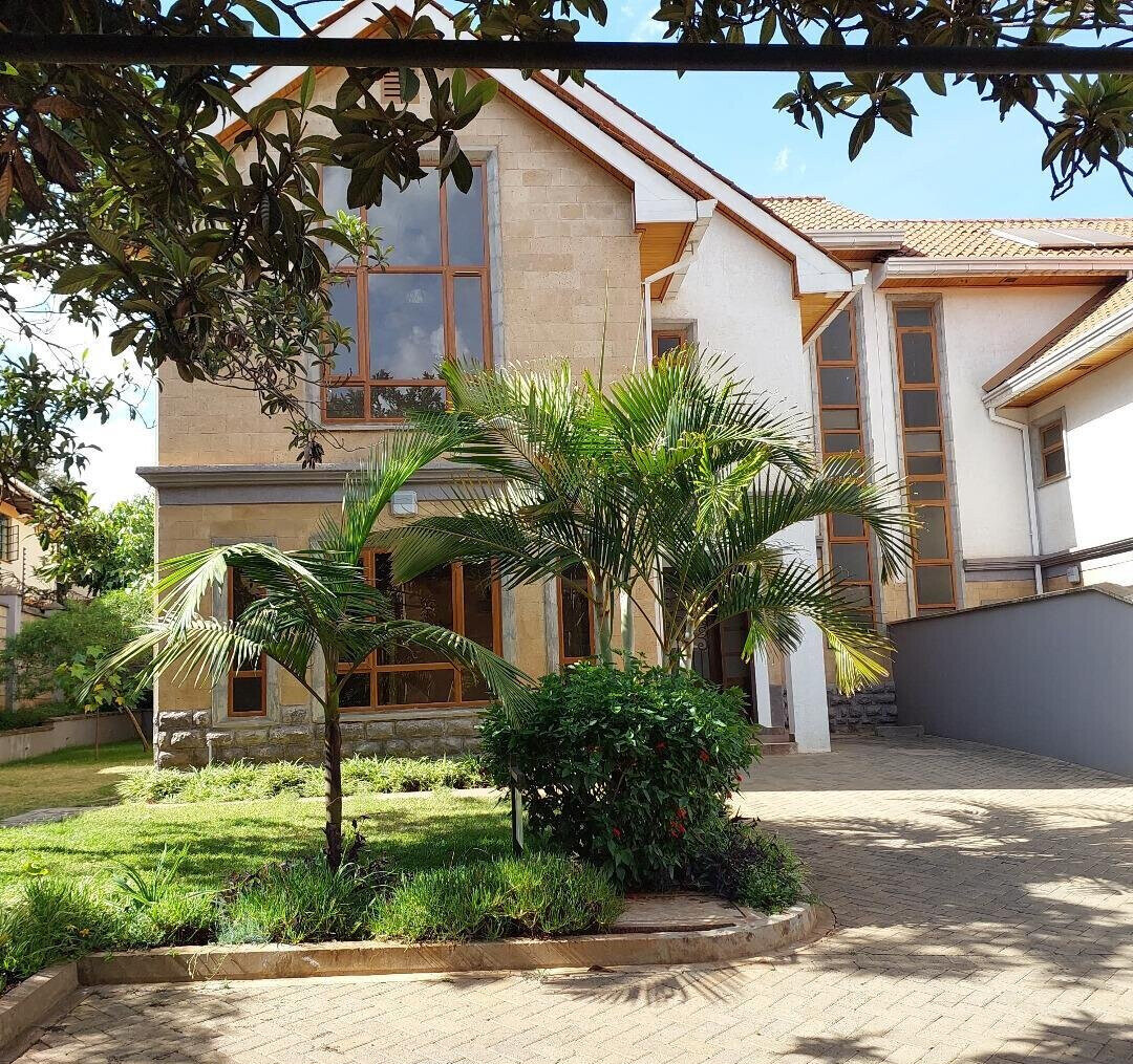 5-Ensuite Townhouse with Attic & Mahogany Floors - Lavington