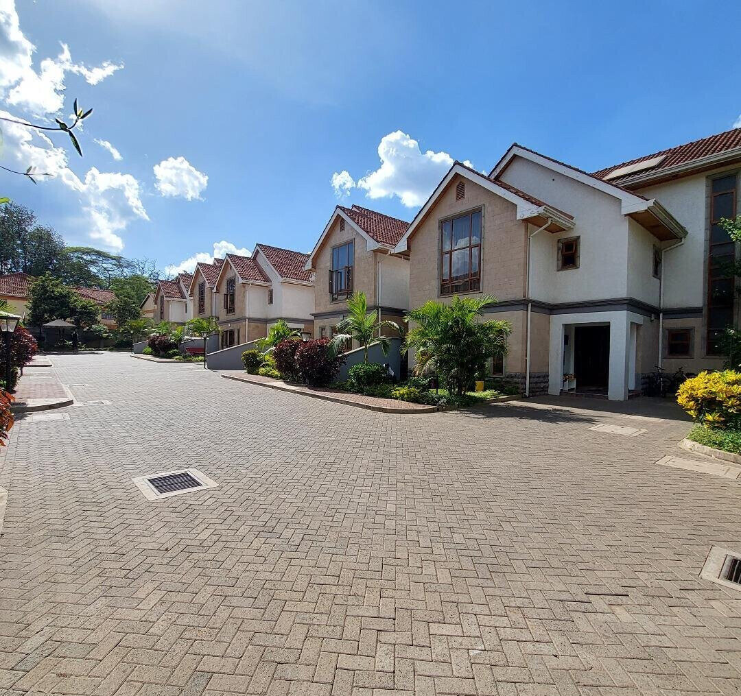 5-Ensuite Townhouse with Attic & Mahogany Floors - Lavington