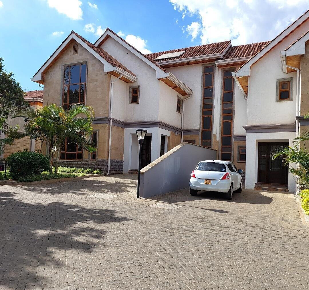 5-Ensuite Townhouse with Attic & Mahogany Floors - Lavington