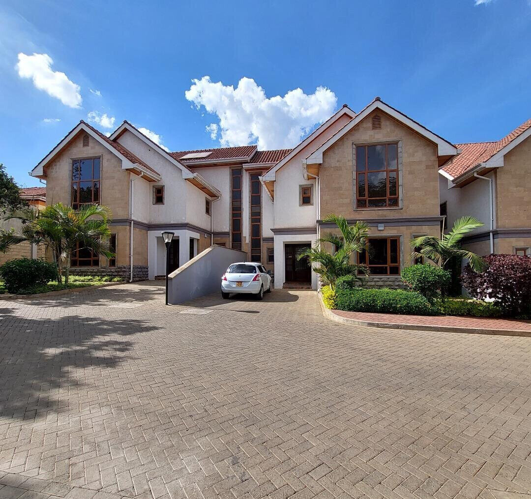 5-Ensuite Townhouse with Attic & Mahogany Floors - Lavington